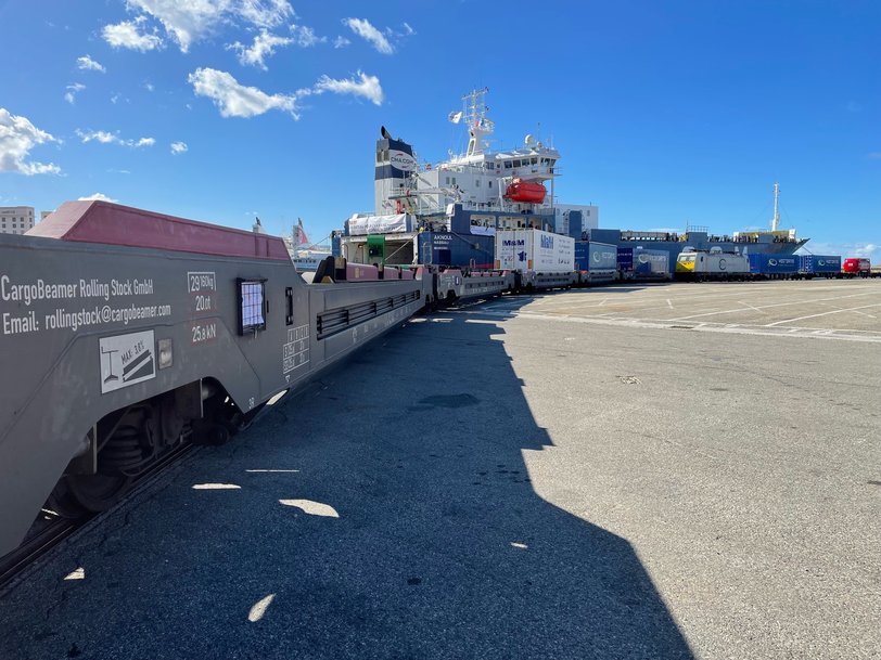 CargoBeamer operates test train between Marseille and Calais 